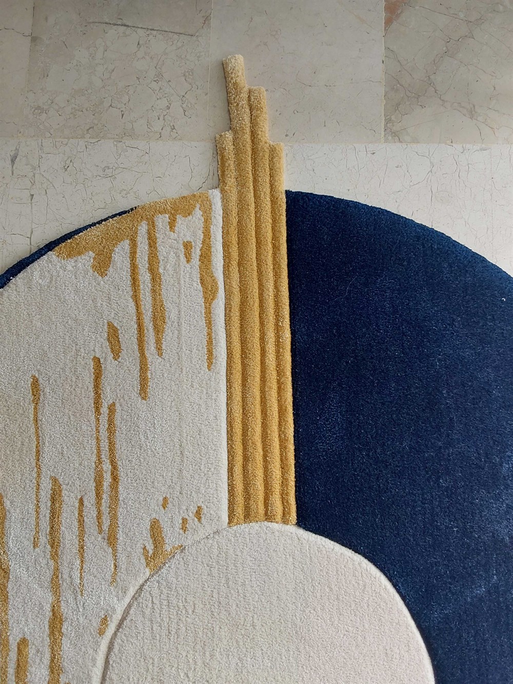 ÖZEL TASARIM HALI DAİRE 1