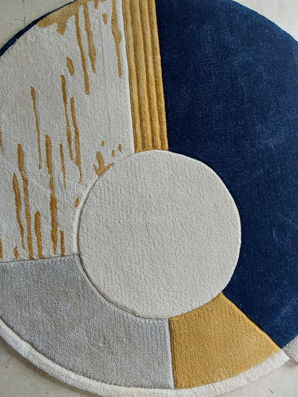 ÖZEL TASARIM HALI DAİRE 1