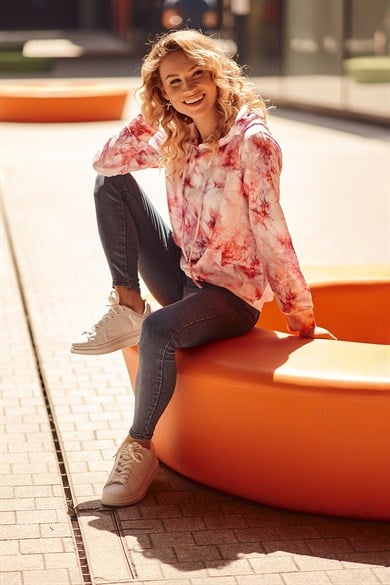 Batik Dijital Baskılı Kapüşonlu Kadın Sweatshirt