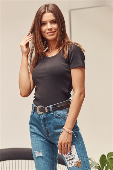 Bisiklet Yaka Kadın Tişört