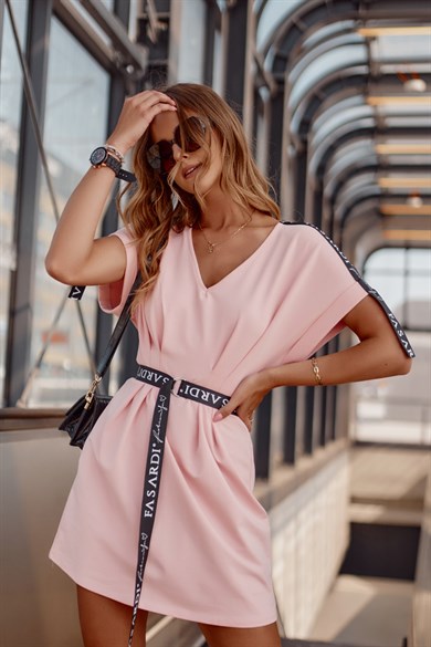 Kemer Detaylı Şık ve Rahat Mini Elbise