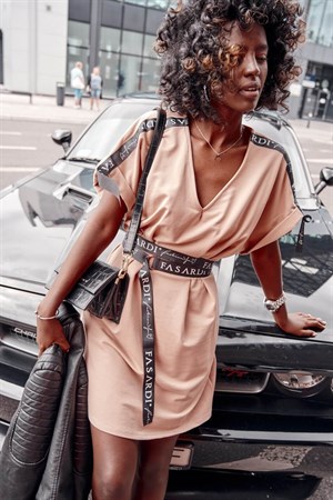 Kemer Detaylı Şık ve Rahat Mini Elbise