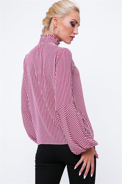 Kolları Volanlı Çizgili Kadın Gömlek