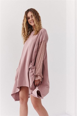 Transparan Kol Detay Puantiyeli Asimetrik Kesim Oversize Midi Elbise