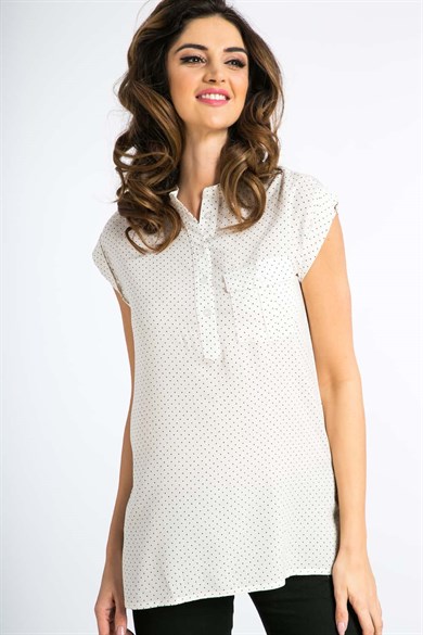 Yakası Düğmeli Puantiyeli Sıfır Kol Kadın Gömlek