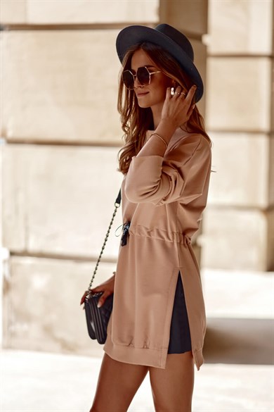 Yırtmaç Detaylı Dökümlü Tunik