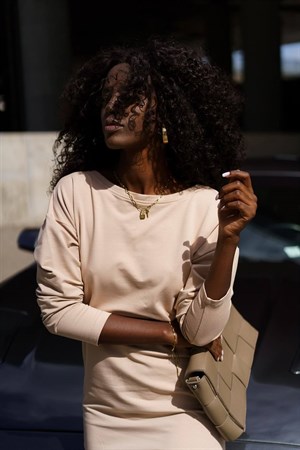 Zincir Detaylı Arkası V Dekolte Rahat Kesim Mini Elbise