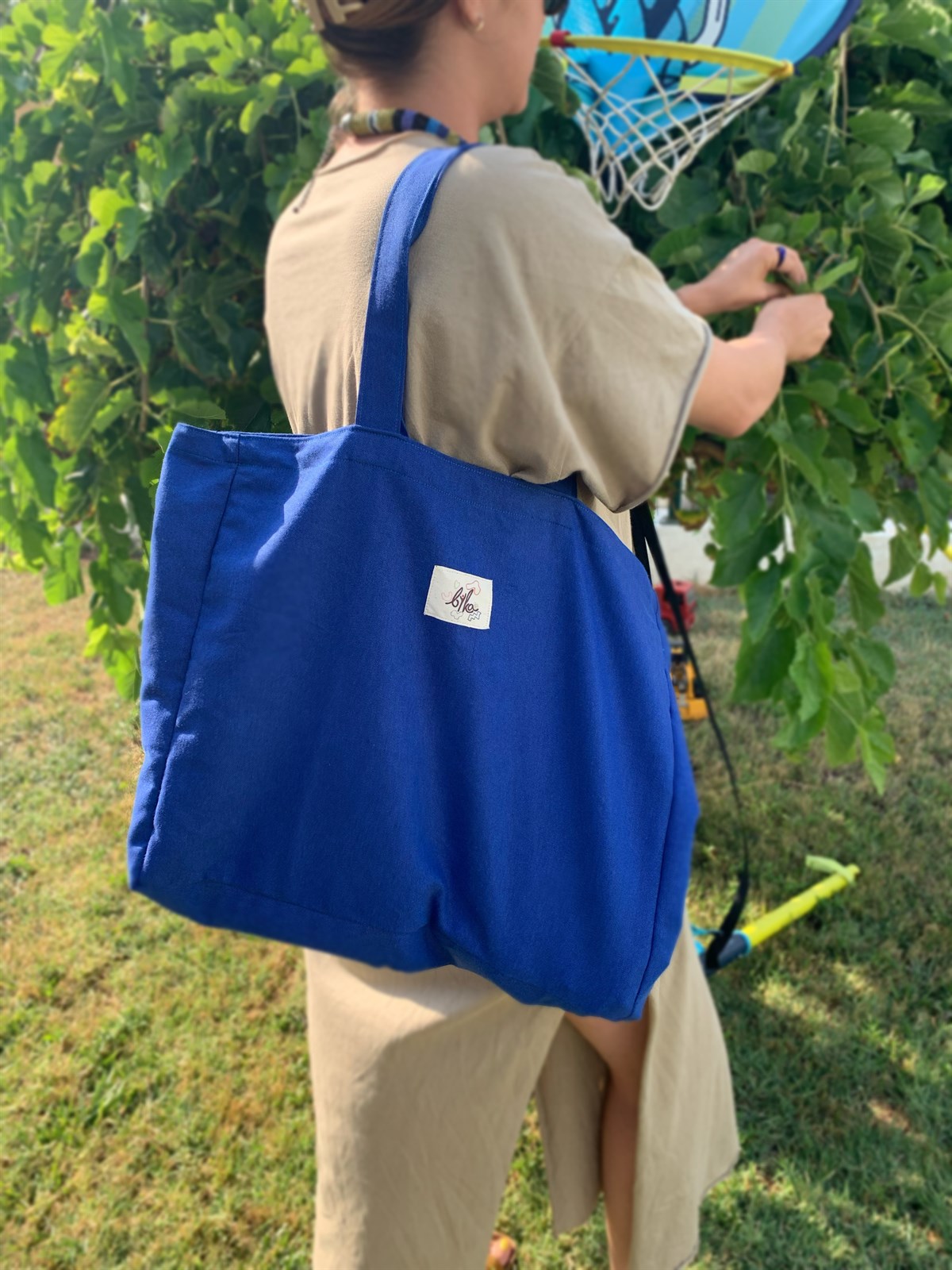 Saks Mavisi Körüklü Bez Çanta