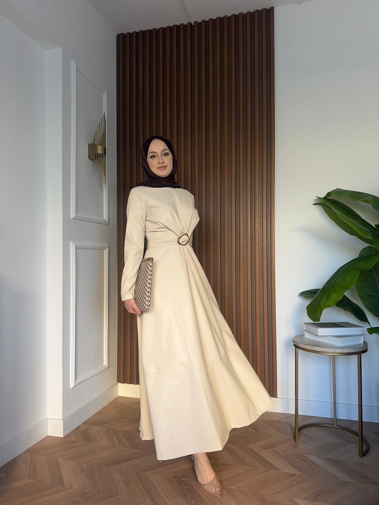 MEYSADESIGN ELBİSELER Gold Aksesuarlı Deri Elbise Bej