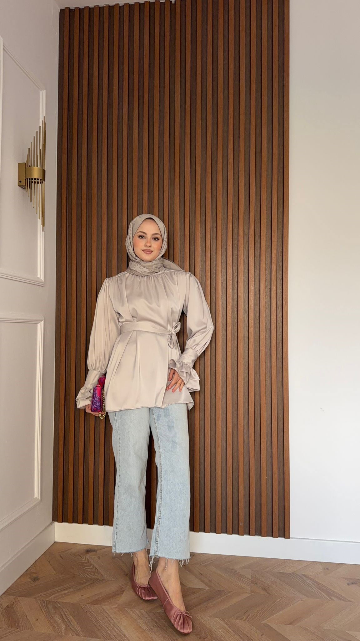 MEYSADESIGN SHIRTS Kol Ucu Büzgülü Saten Gömlek Bej