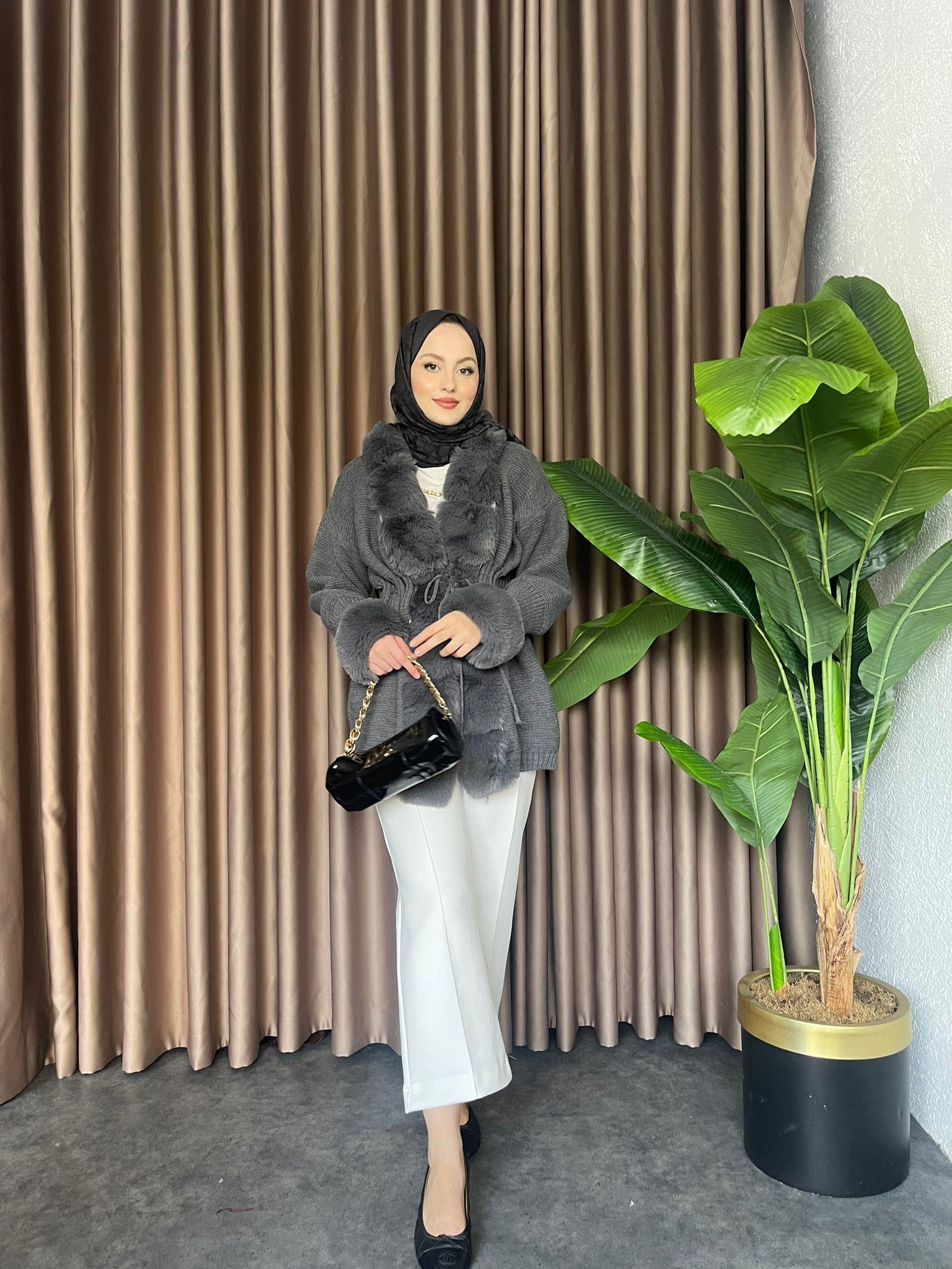 Monro Fur Detail Cardigan Anthracite