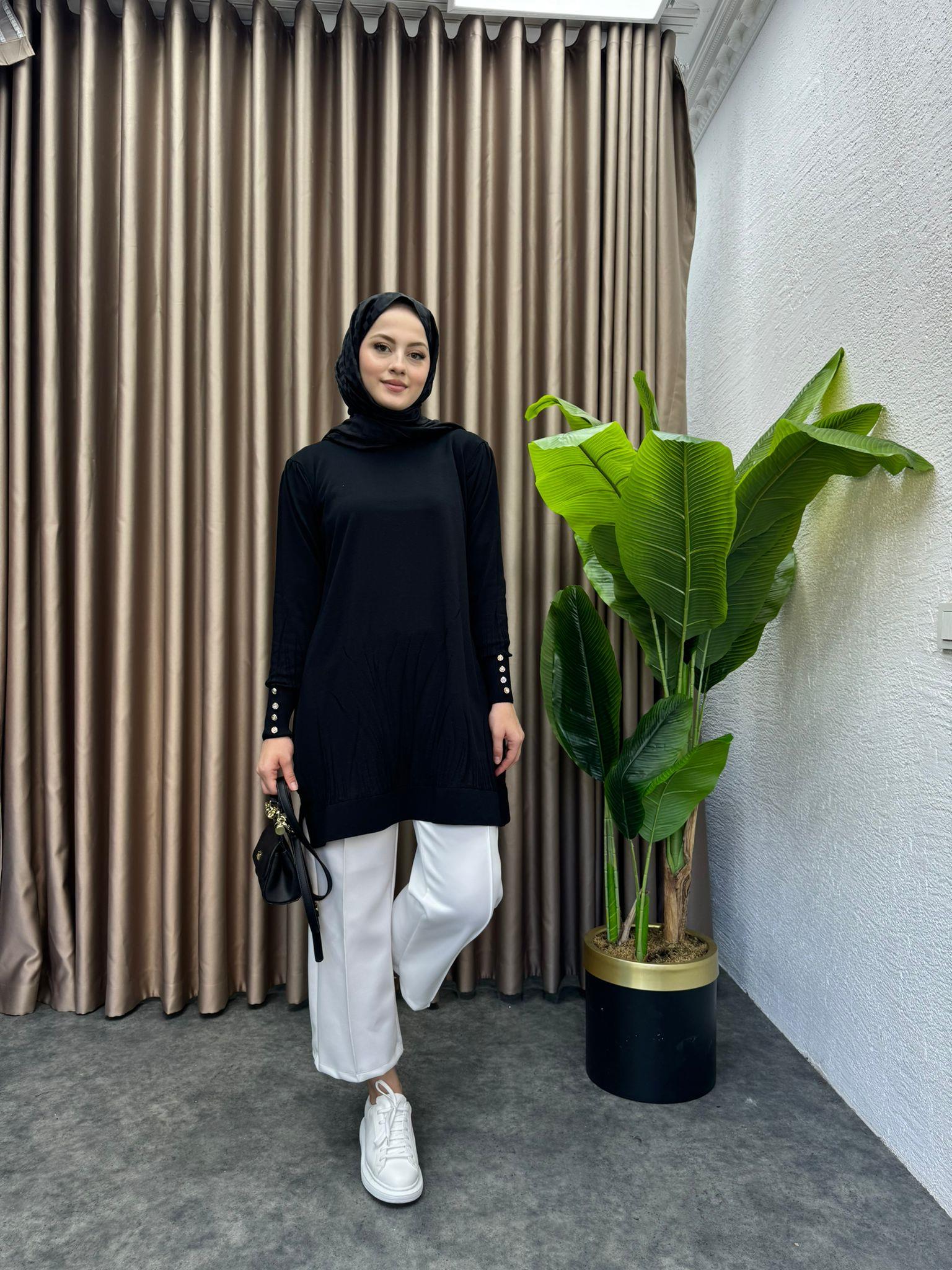 Leaf Pattern Merserized Sweater Black