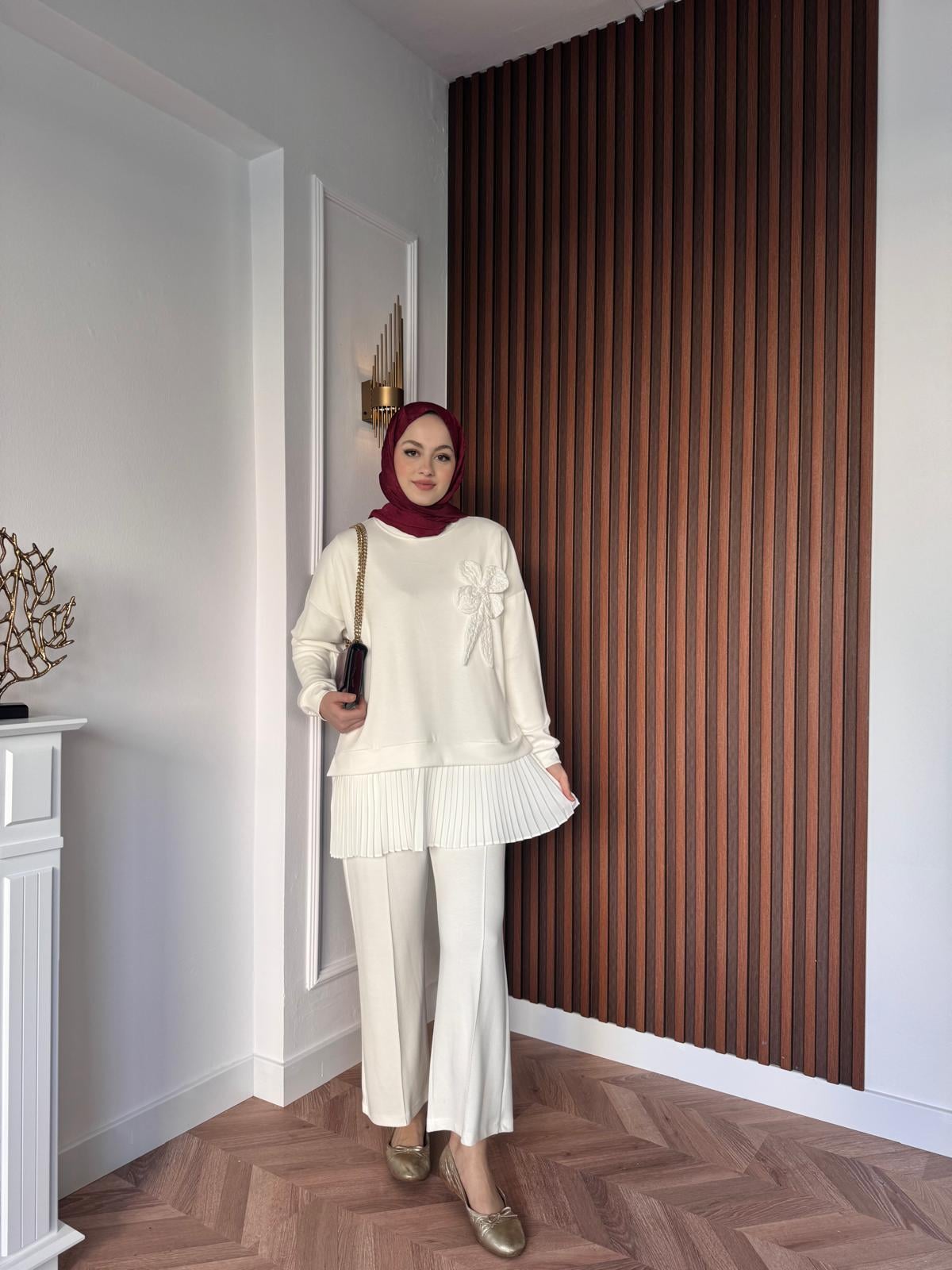 Floral Embroidered Pleated Oysh 2-Piece Set White