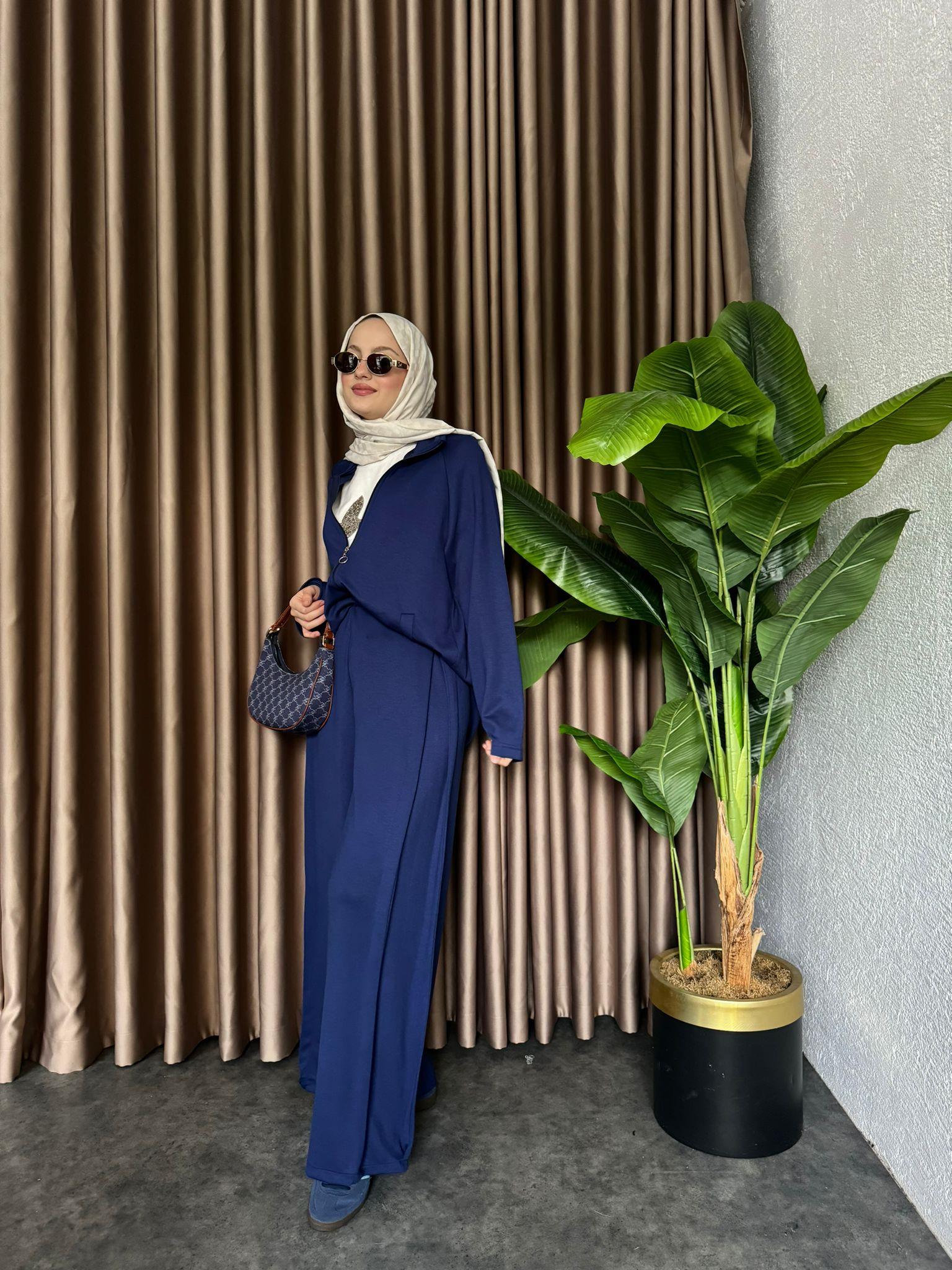 Zippered Oysh 2-Piece Set Navy