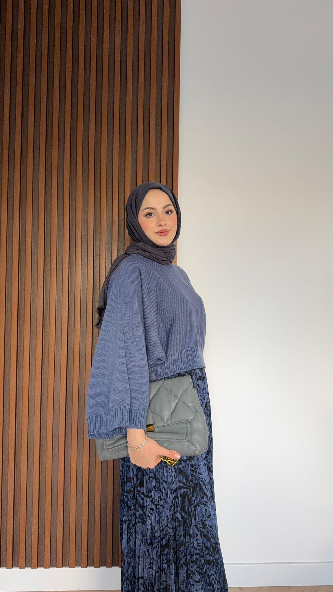 Crop Knitted Sweater Blue