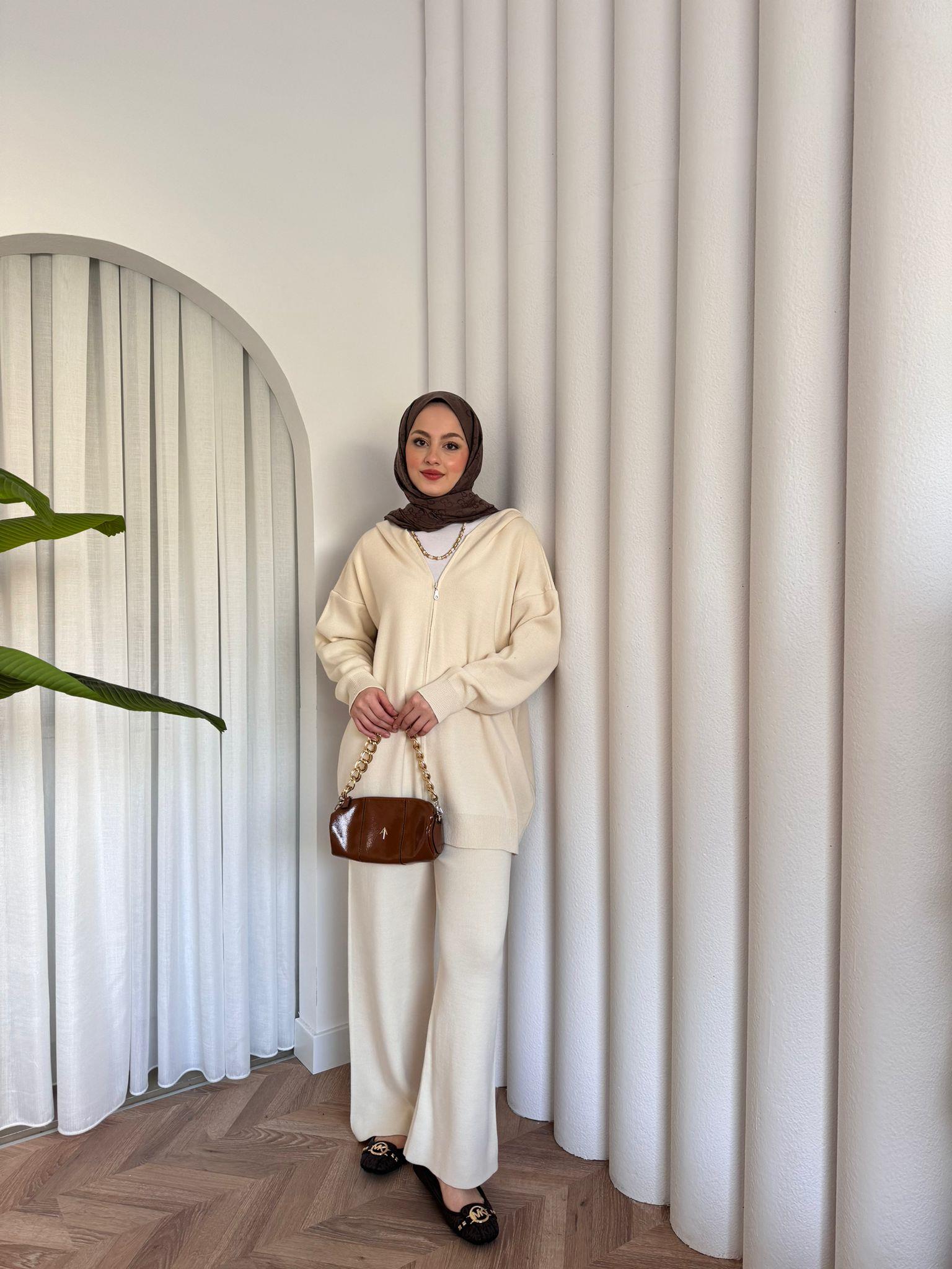 Zippered Hooded Knit Set Beige