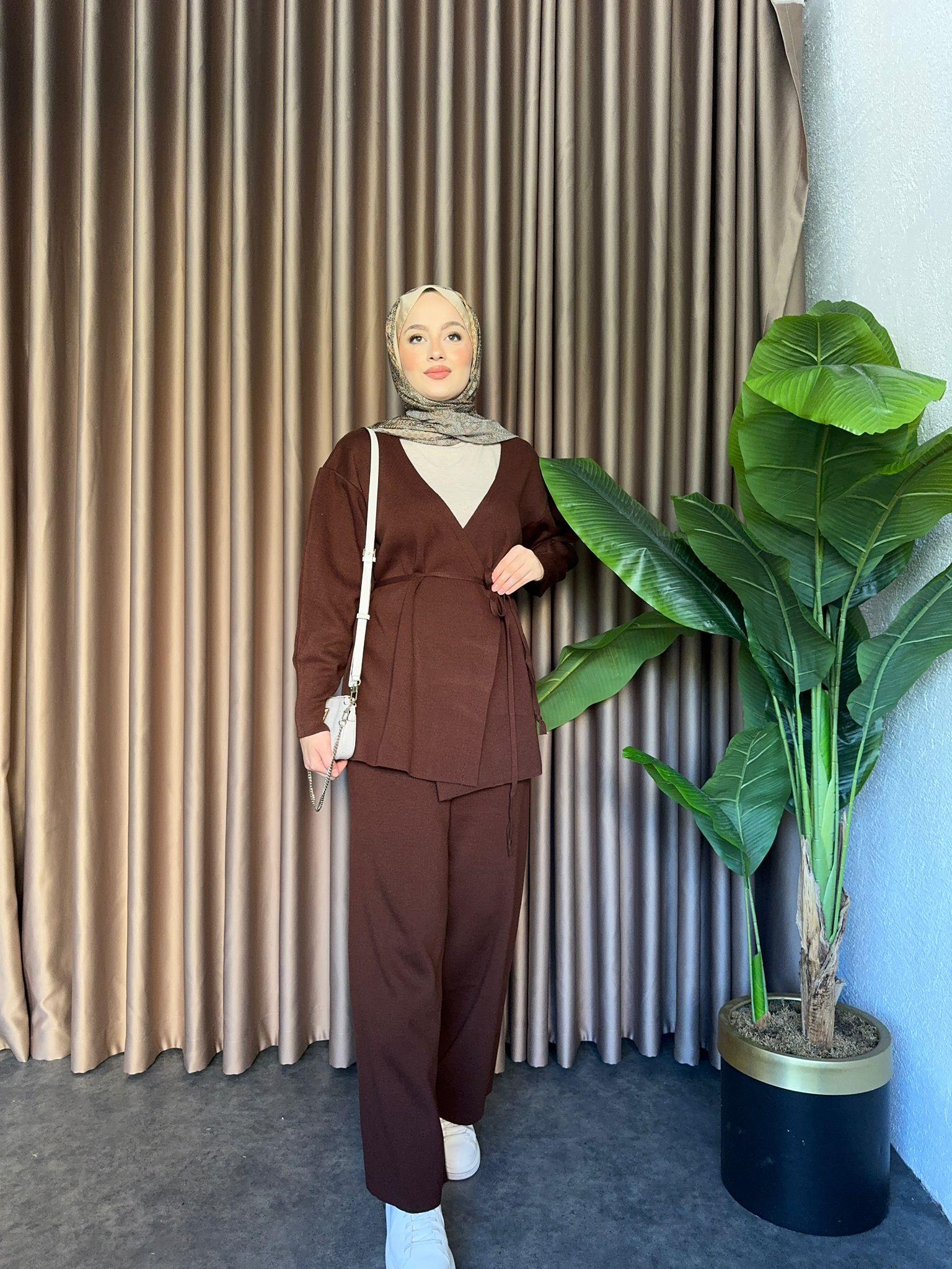 Kruvaze Knit 2-Piece Set Brown