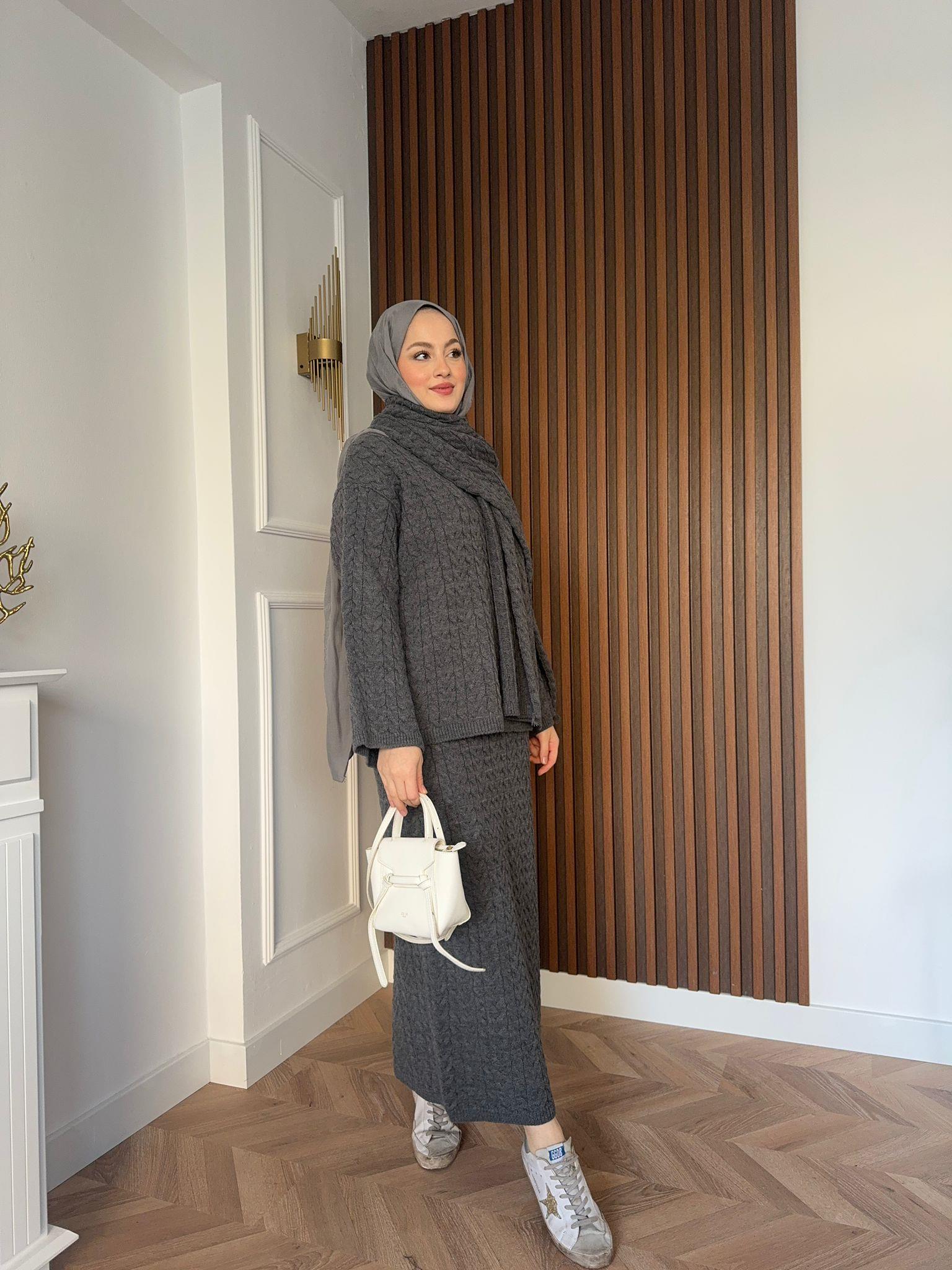 Scarf and Knit Set Grey