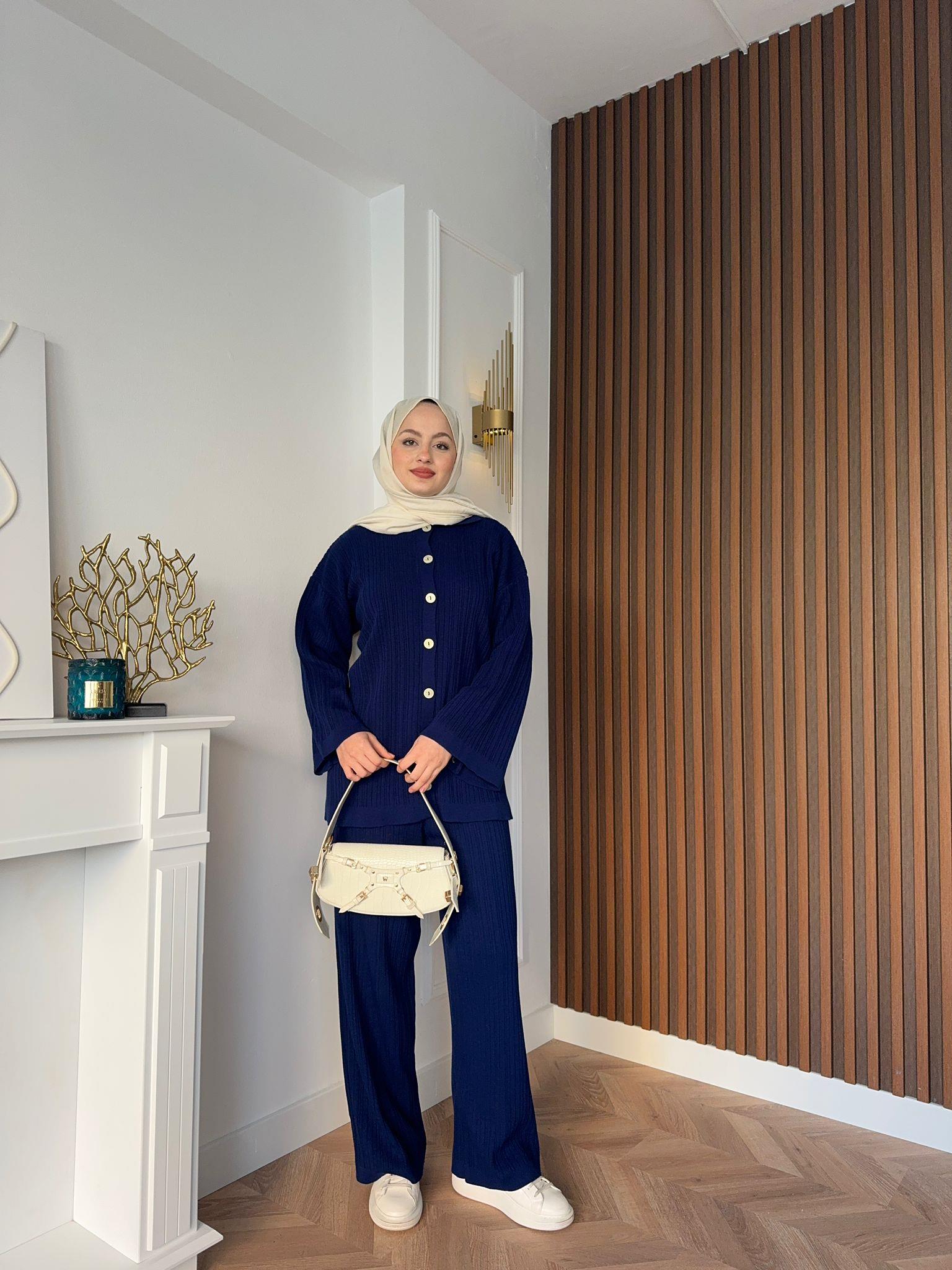 Pearl Buttoned Knit Set Navy