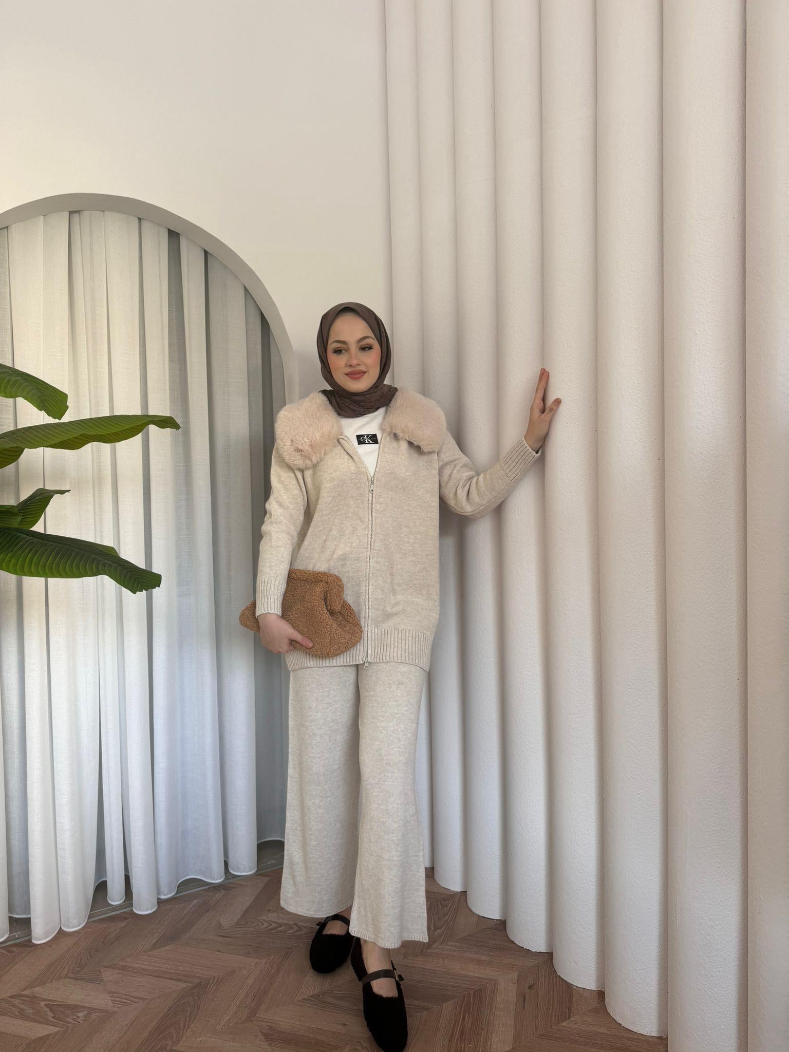 Fur Collar Knit 2-Piece Set Beige