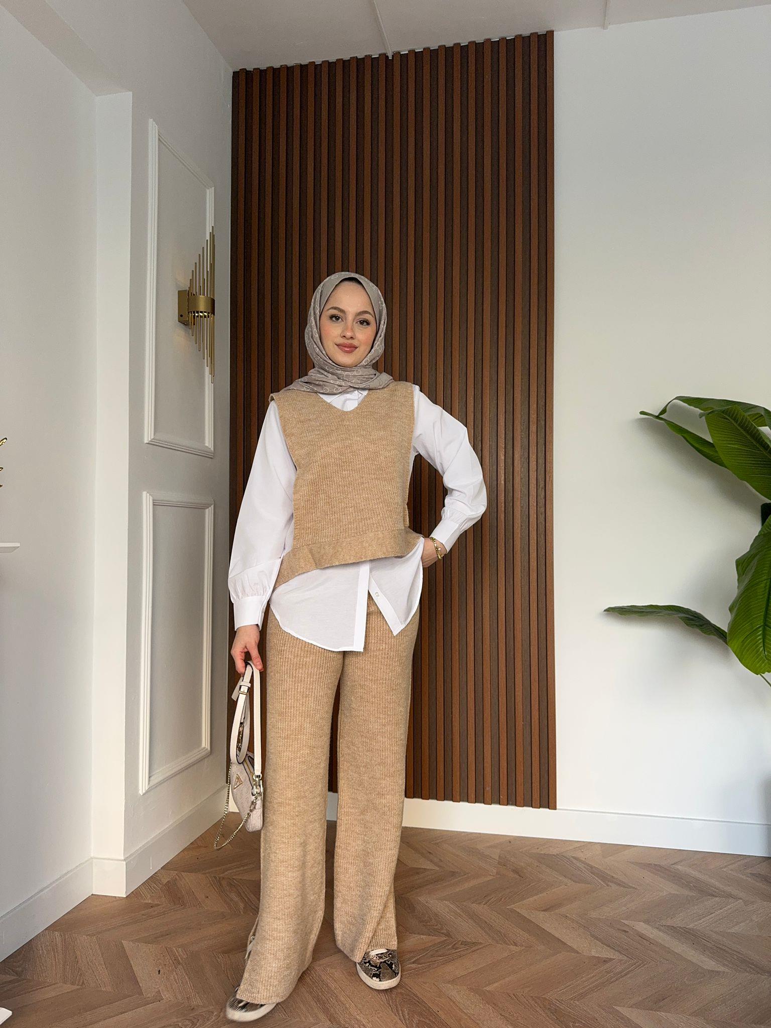 Üçlü Gömlekli Selanik Triko Takım Bej