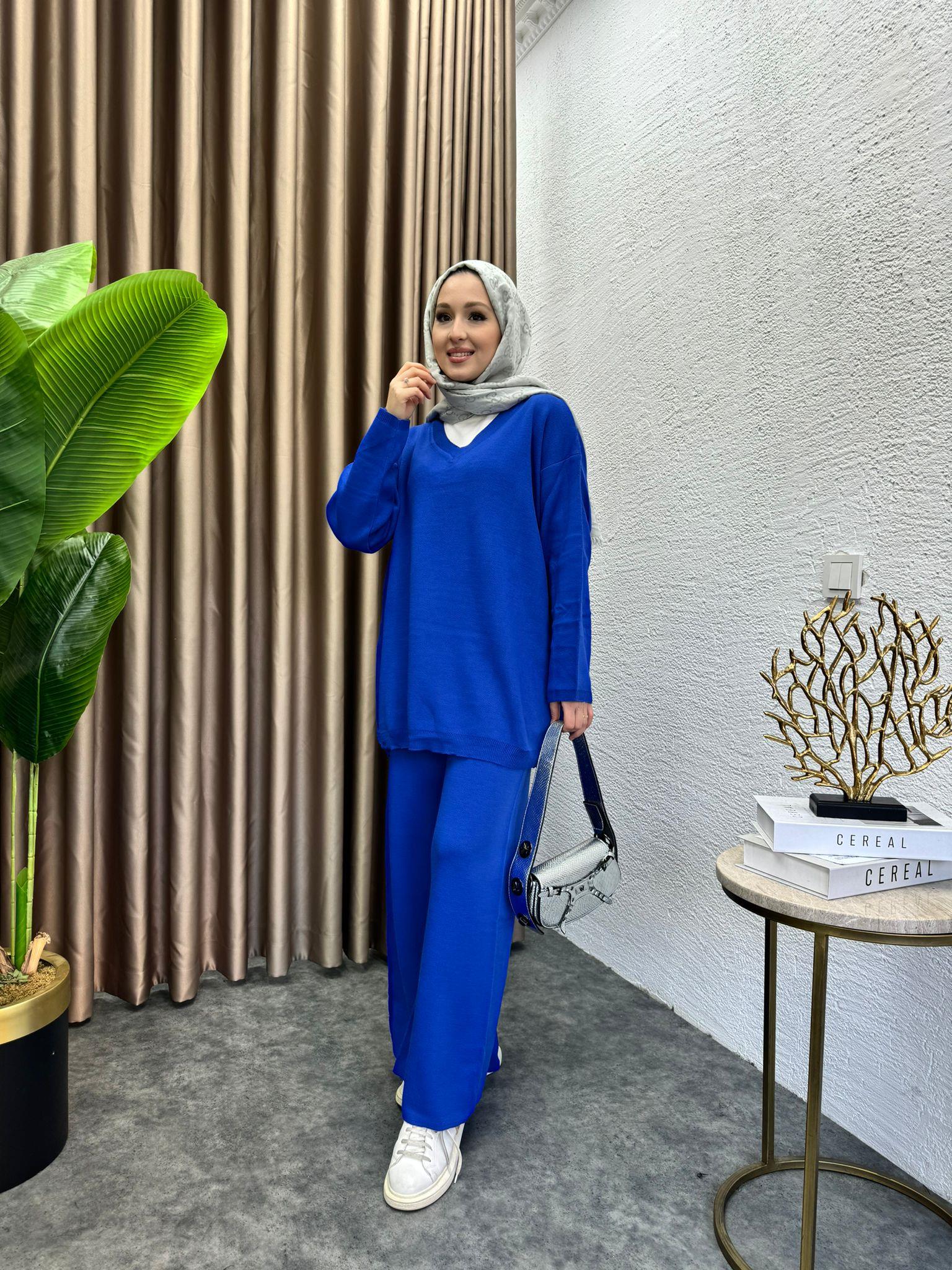 V-Neck Knit Set Saks Blue