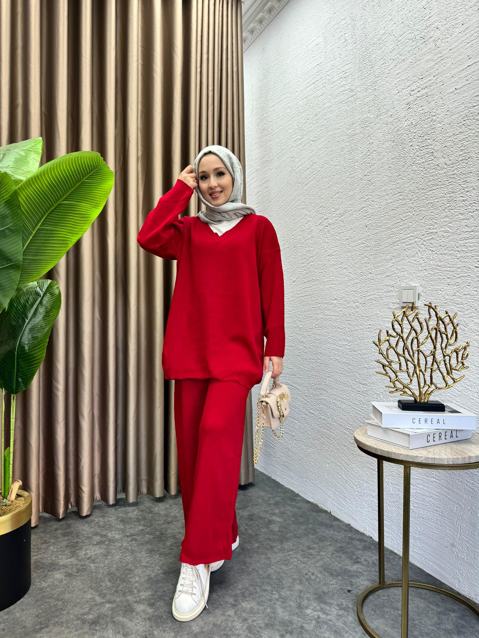 V-Neck Knit Set Red