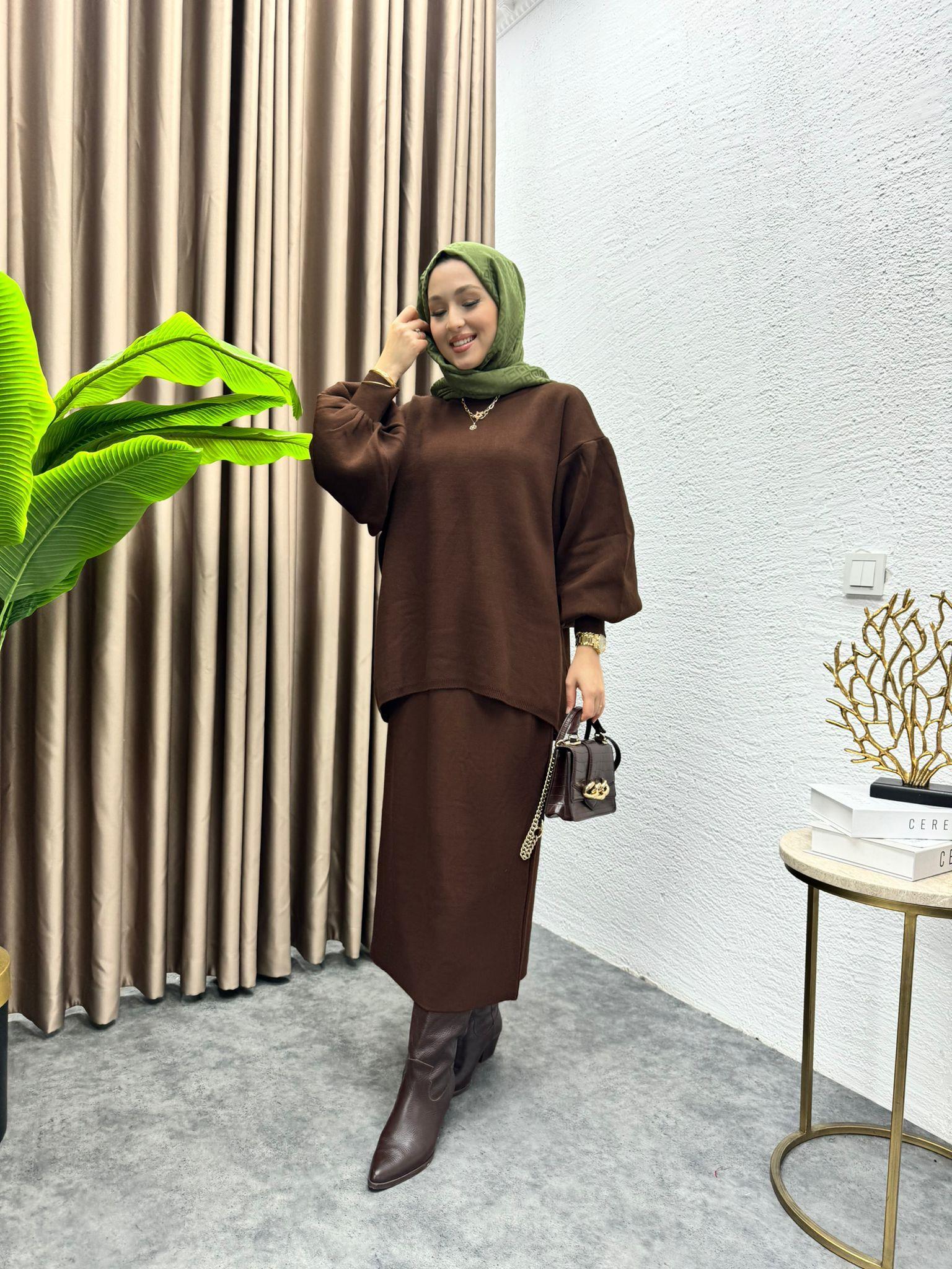 Lady Knit Skirt Set Brown