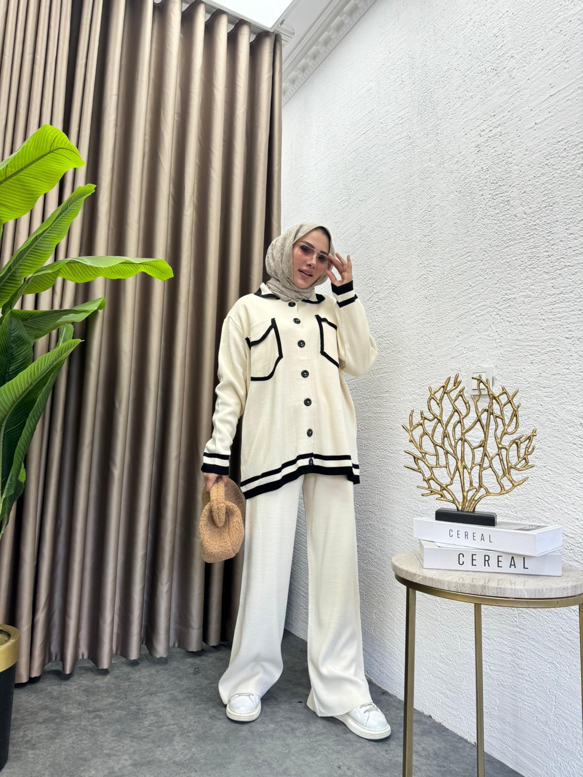 Envelope Pocket Knit 2-Piece Set Beige