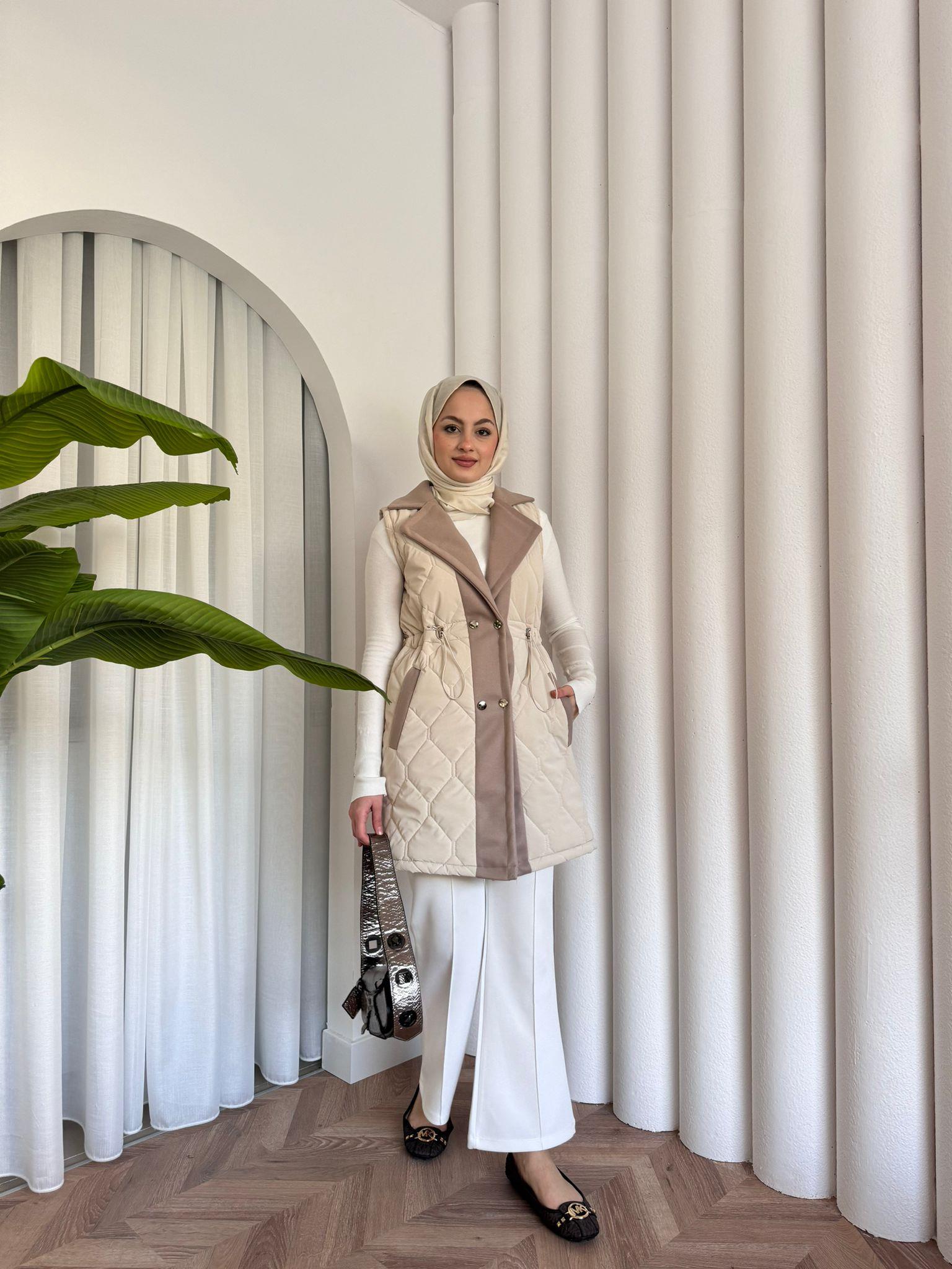 Plaid Patterned Shirred Puffer Waistcoat Beige