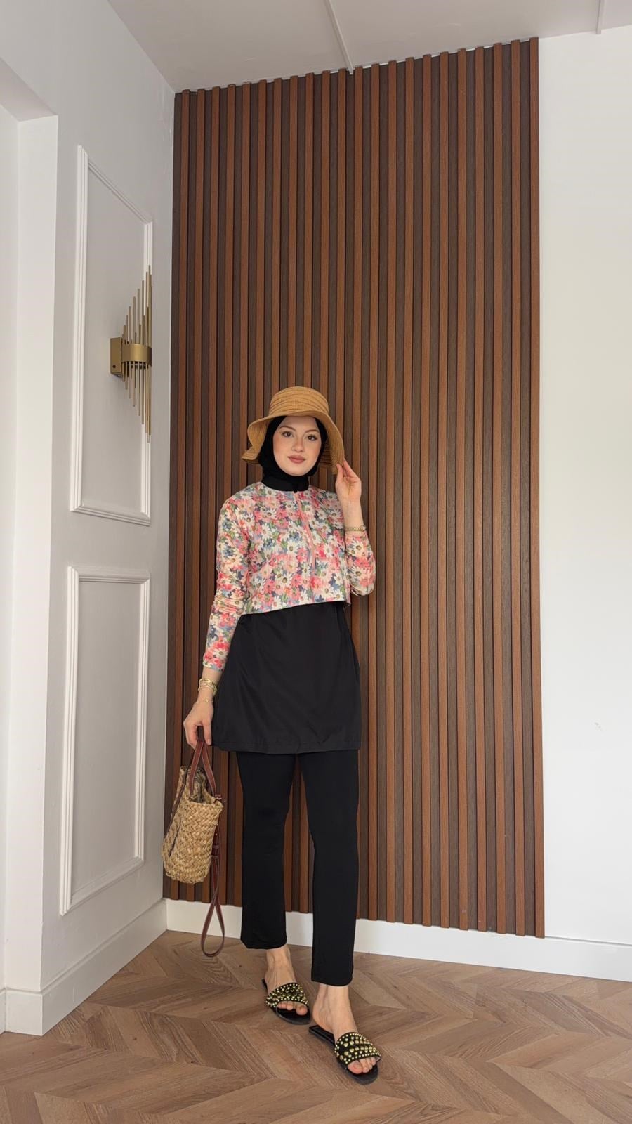 MEYSA TESETTÜR MAYO 2965-Renkli Çiçek Desenli Üçlü Tesettür Mayo Seti