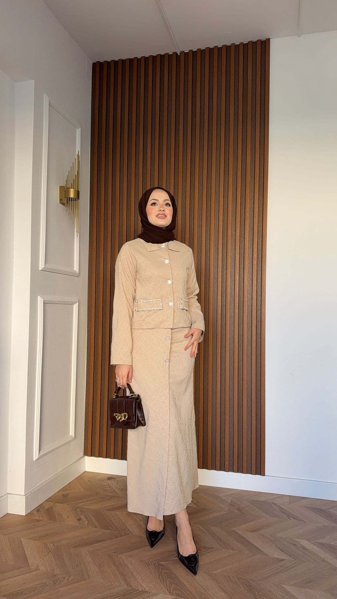 MEYSADESIGN SKIRT SETS İnci İşlemeli Kalem Etekli Takım Bej