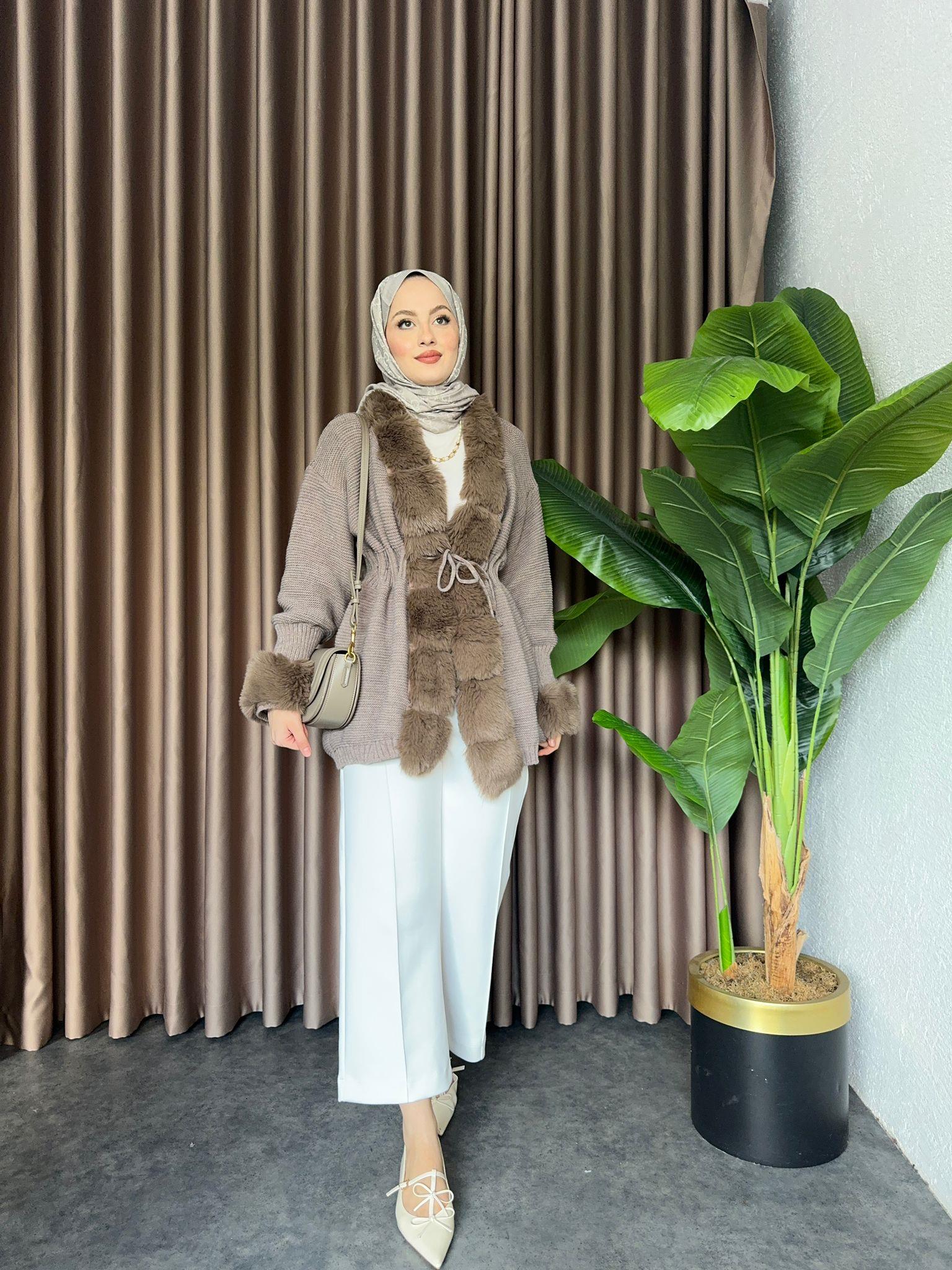 Monro Fur Detail Cardigan Vizon