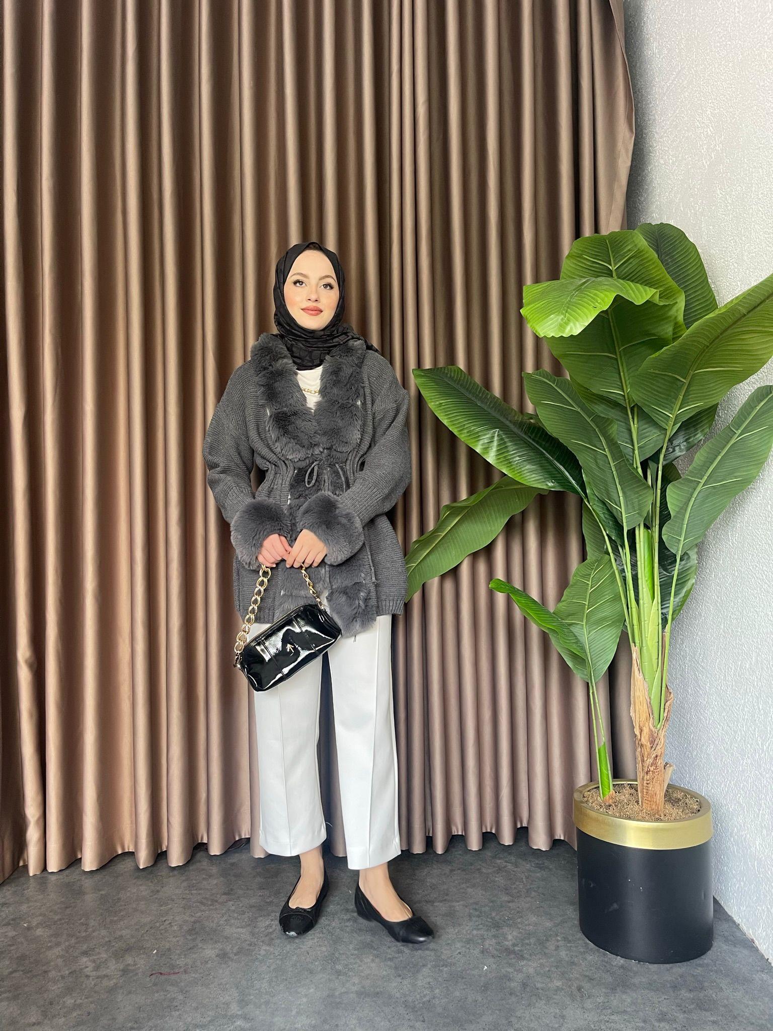 Monro Fur Detail Cardigan Anthracite