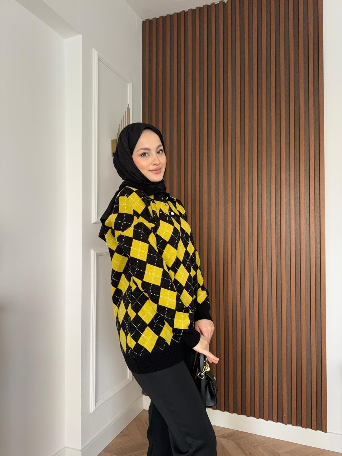 Plaid Patterned Knitted Sweater Black