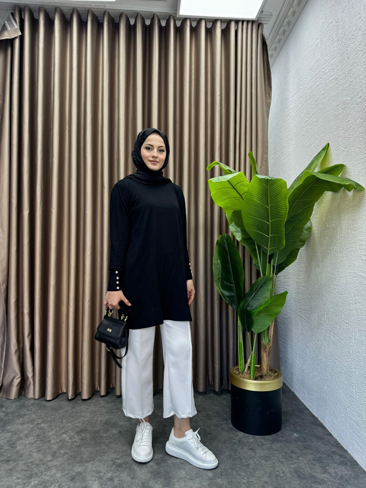 Leaf Pattern Merserized Sweater Black