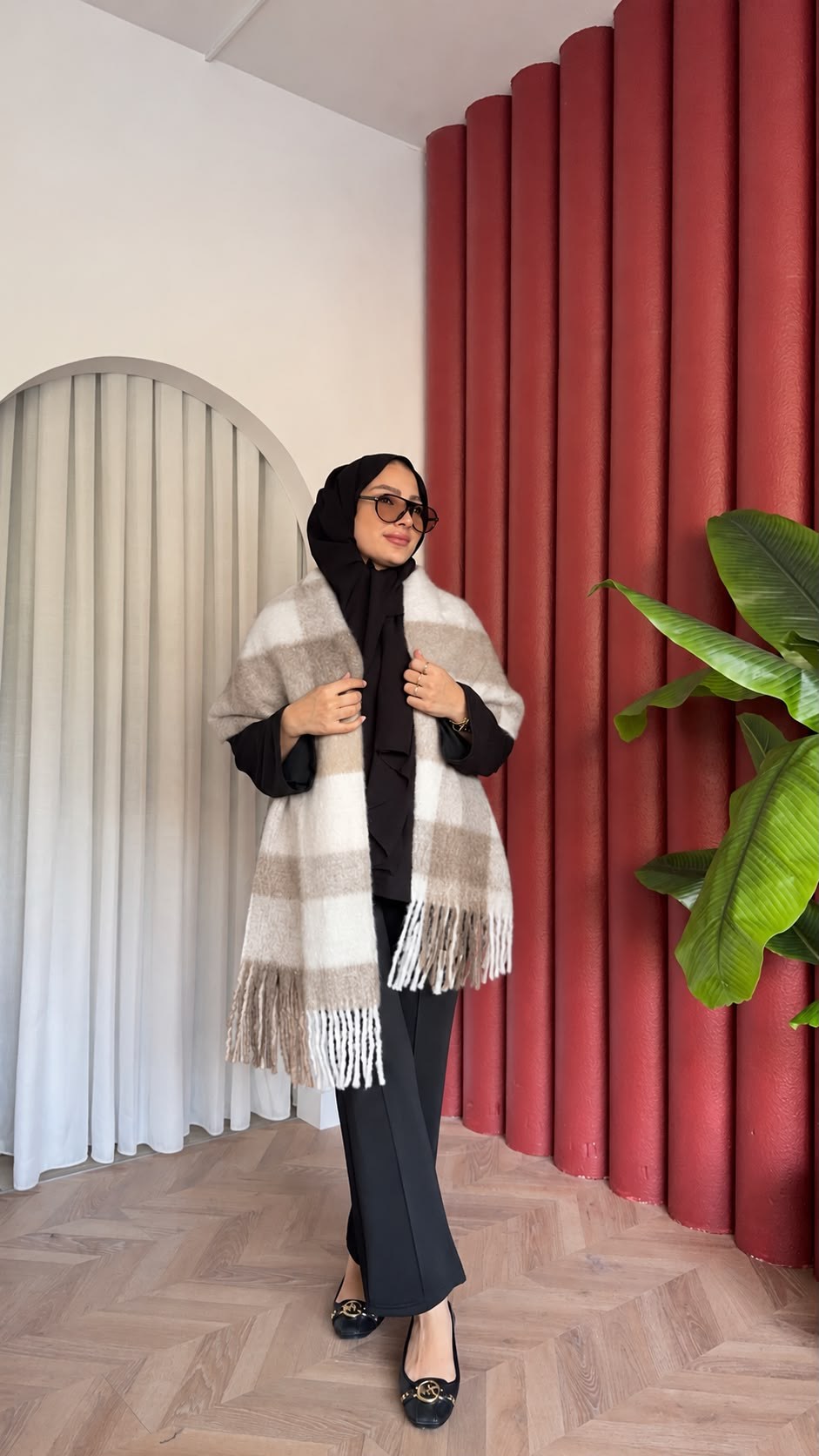 MEYSADESIGN OMUZ ATKISI Ekose Desenli Atkı Bej