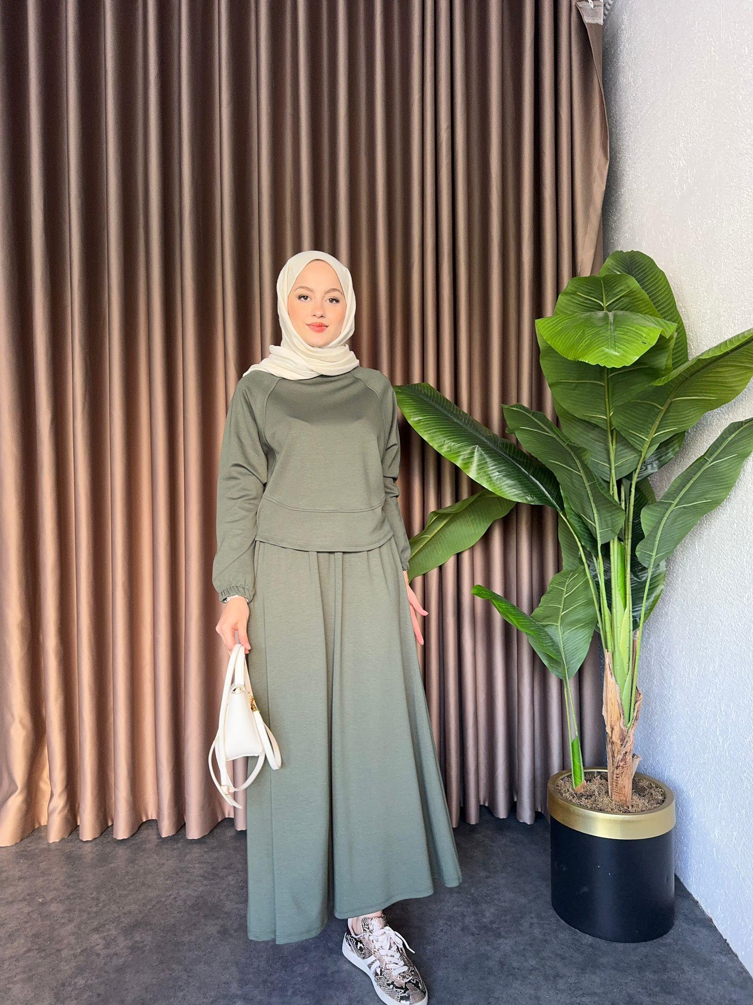 Basic Skirt Oysh 2-Piece Set Khaki