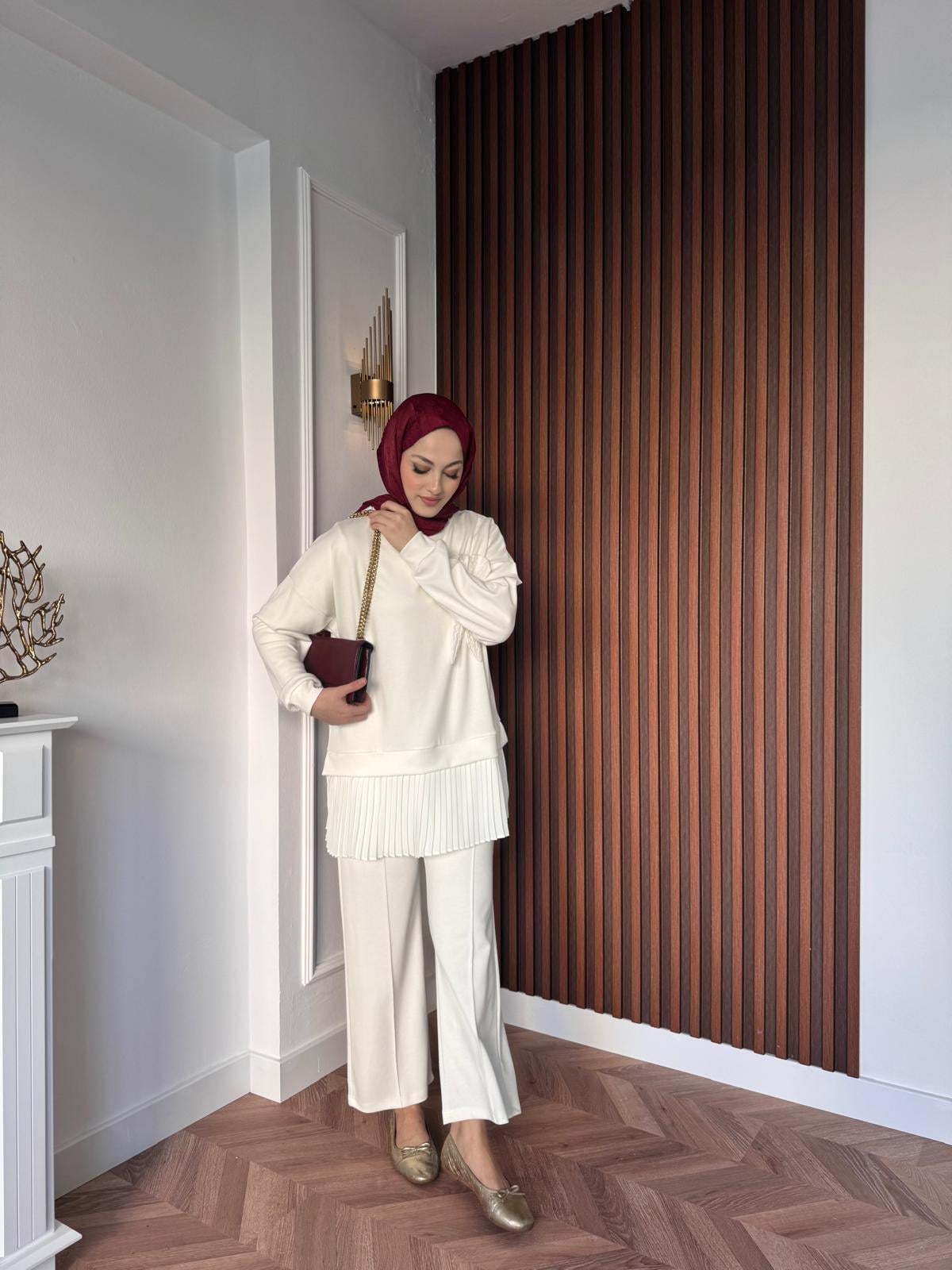 Floral Embroidered Pleated Oysh 2-Piece Set White