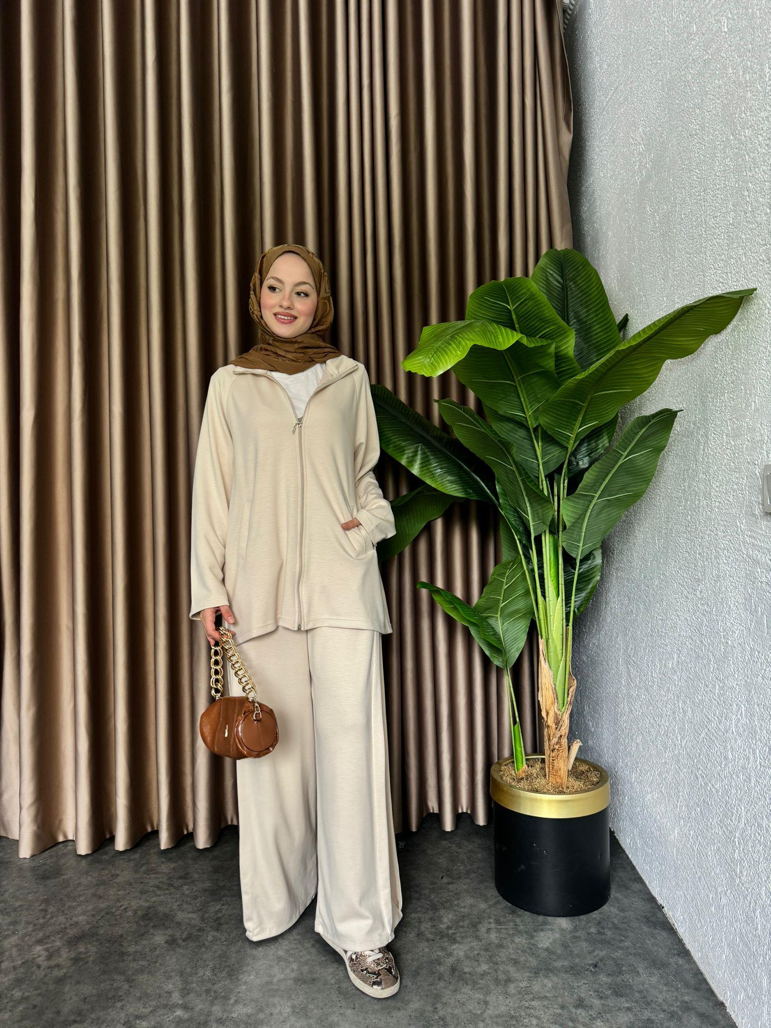 Zippered Oysh 2-Piece Set Beige