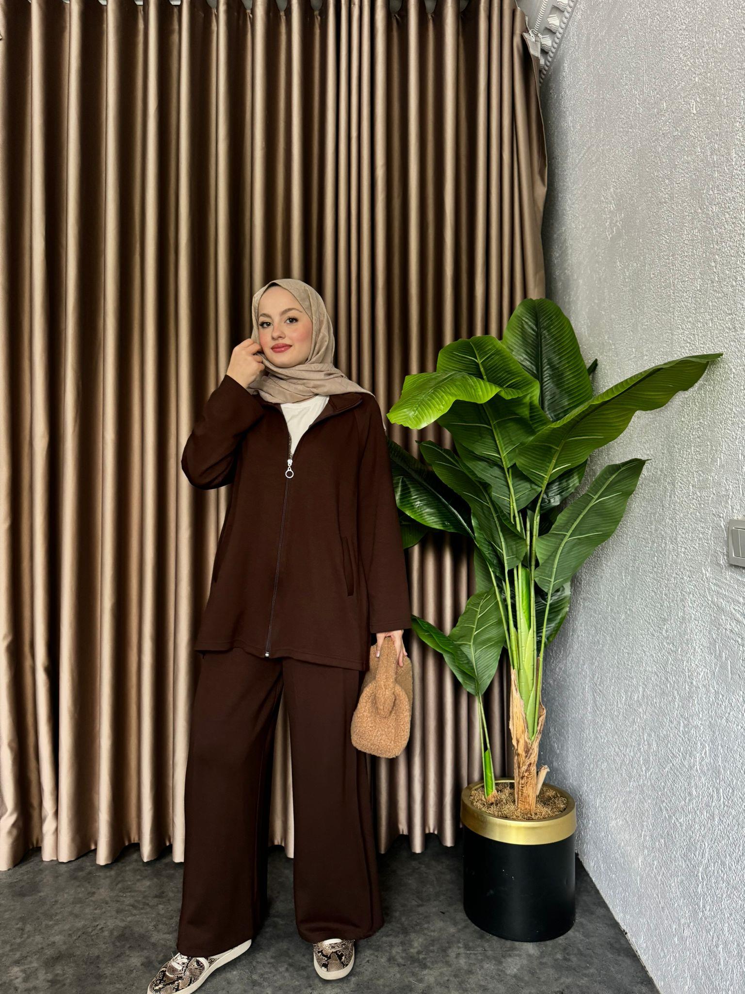 Zippered Oysh 2-Piece Set Brown