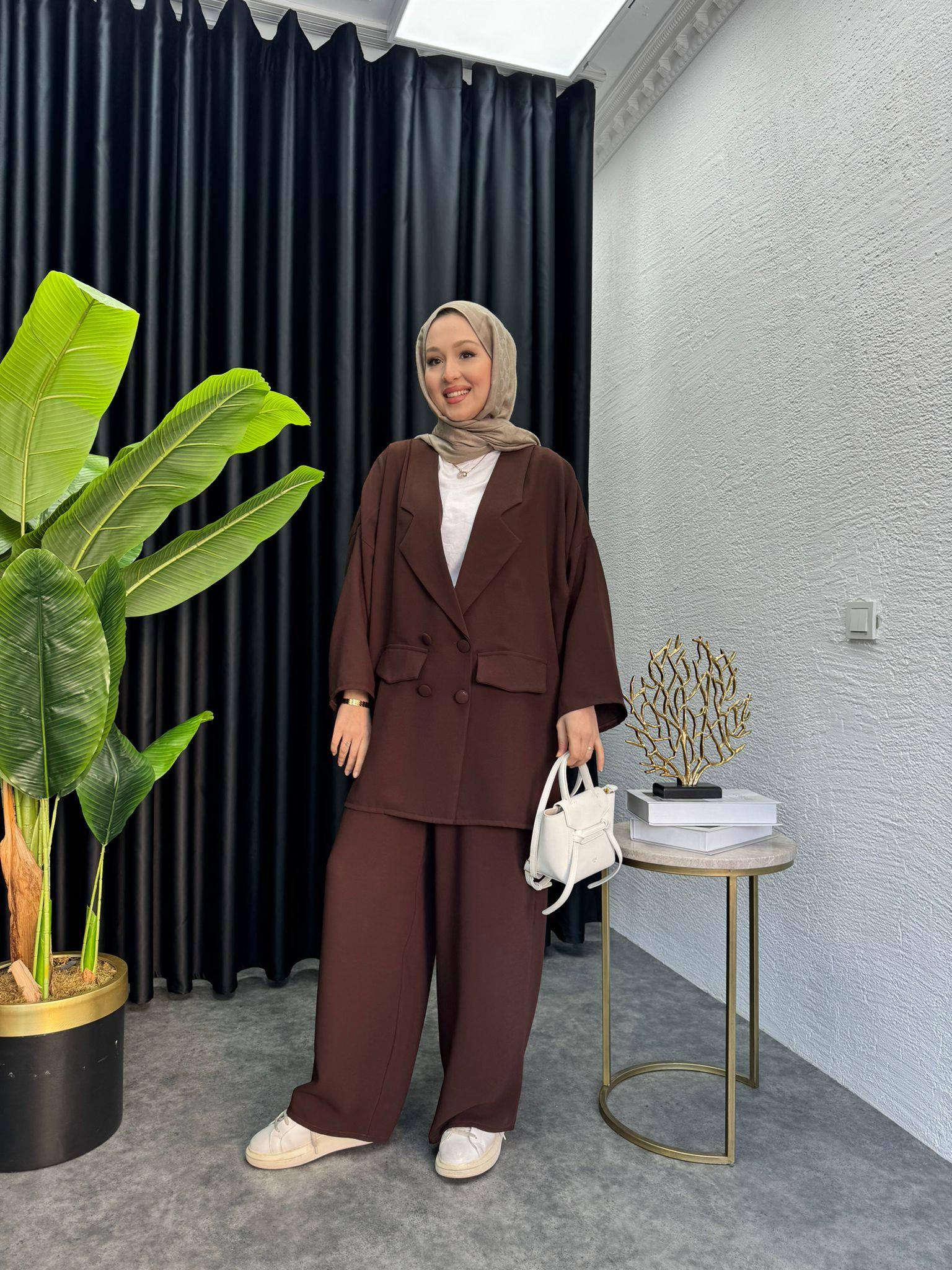 Kruvaze Crepe 2-Piece Set Brown