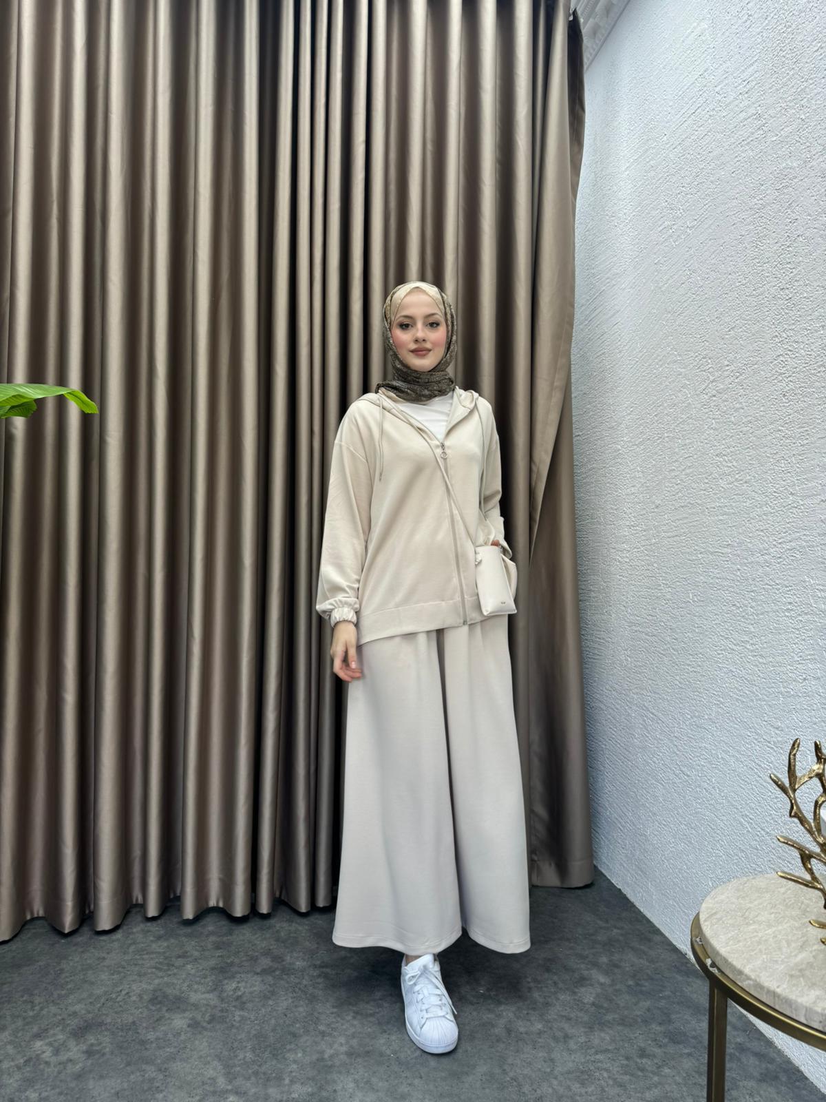 Sabrina Oysshoo 2-Piece Set Beige