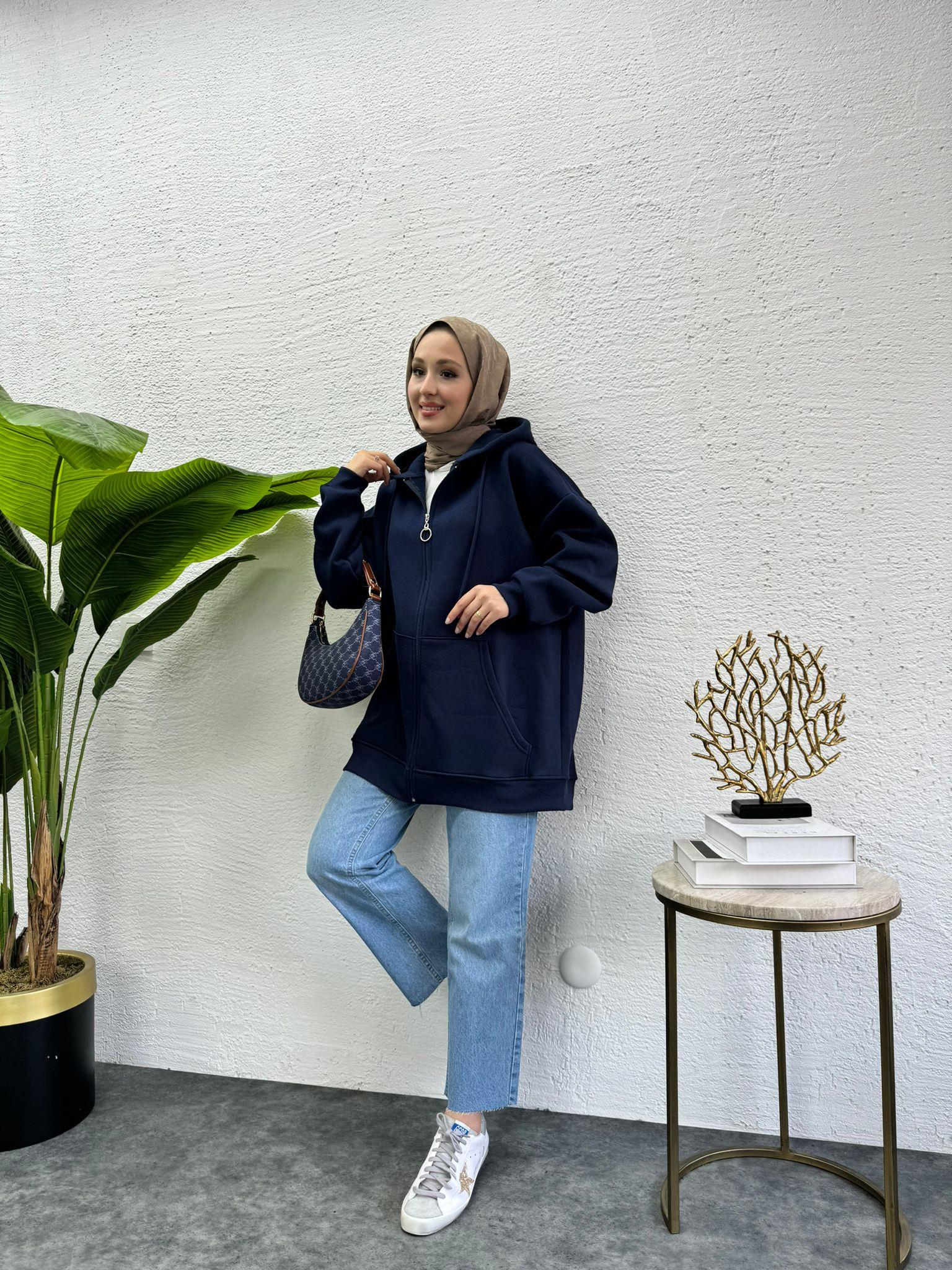 Kap onlu Fermuarl Sweatshirt Lacivert Meysadesign En Trend Kad n Giyim Ma azas Yeni Sezonda Modern Guclu ve Minimal Bu Aya Ozel Fiyatlar