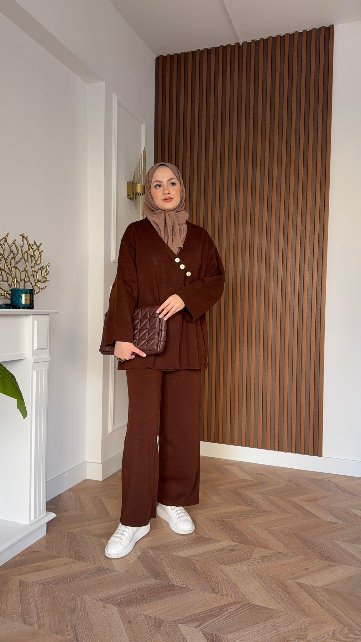 Buttoned Knit Set Brown