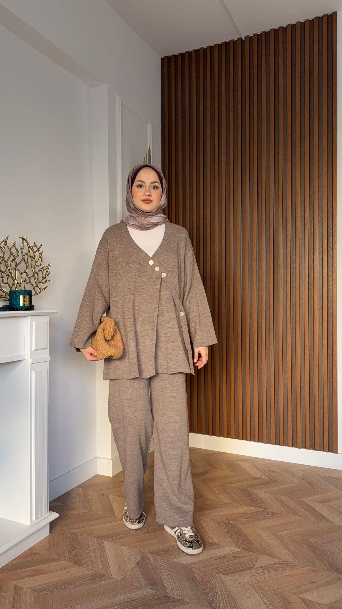 Buttoned Knit Set Vizon