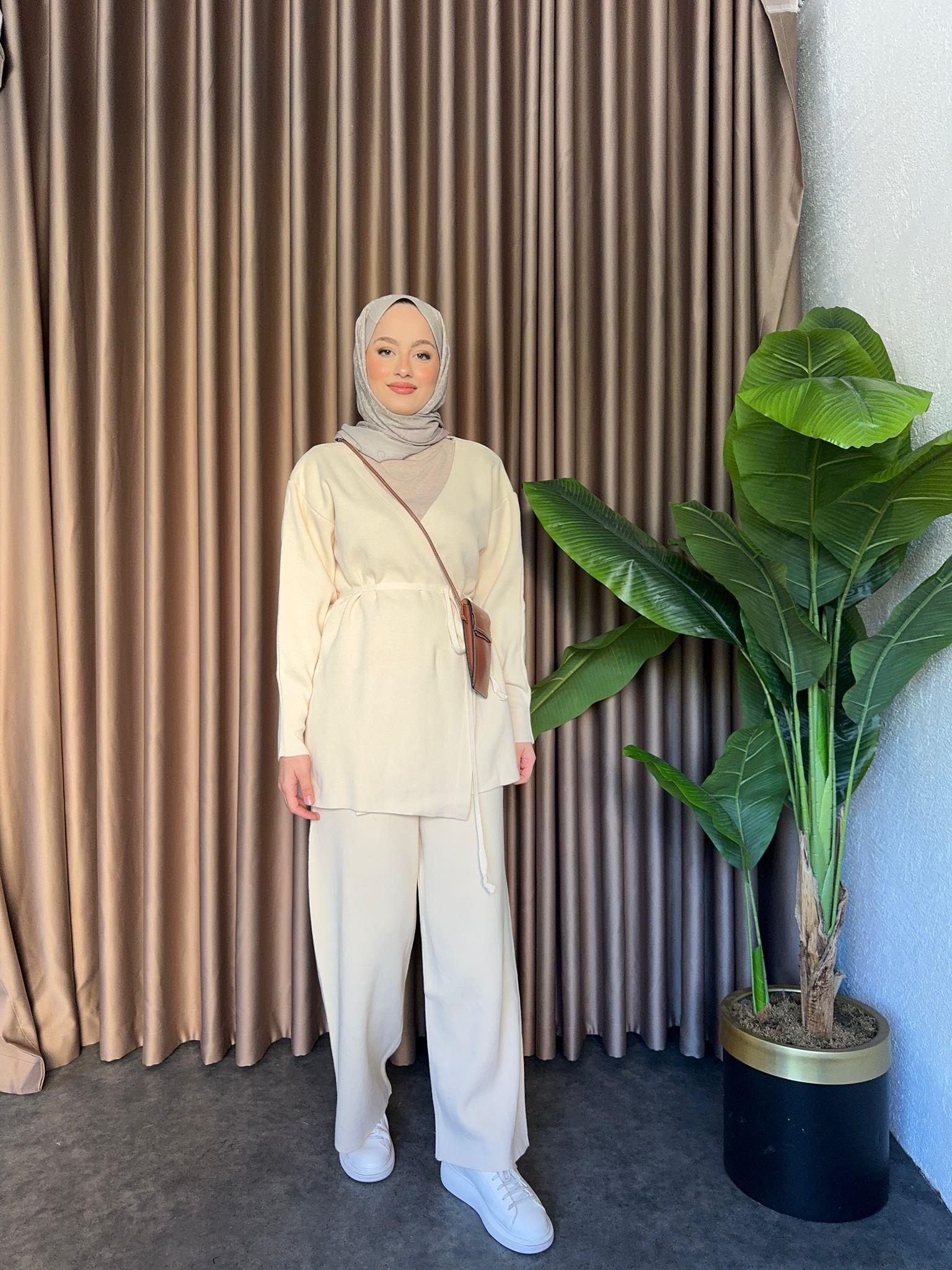 Kruvaze Knit 2-Piece Set Beige