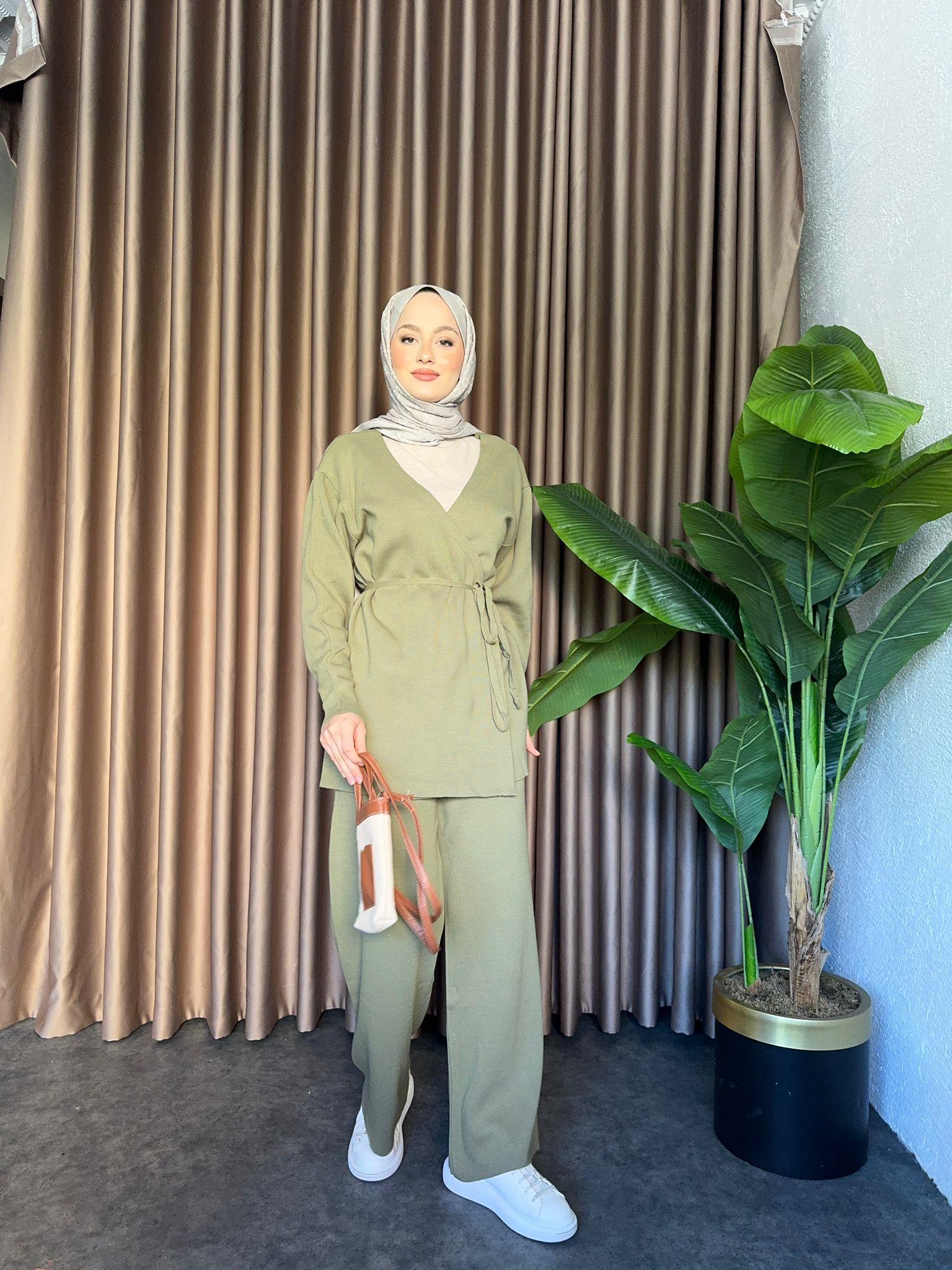 Kruvaze Knit 2-Piece Set Khaki