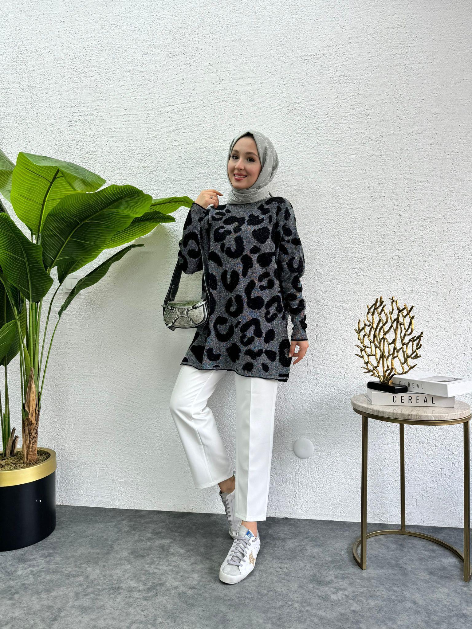 Merserized Leopard Patterned Knitted Sweater Black