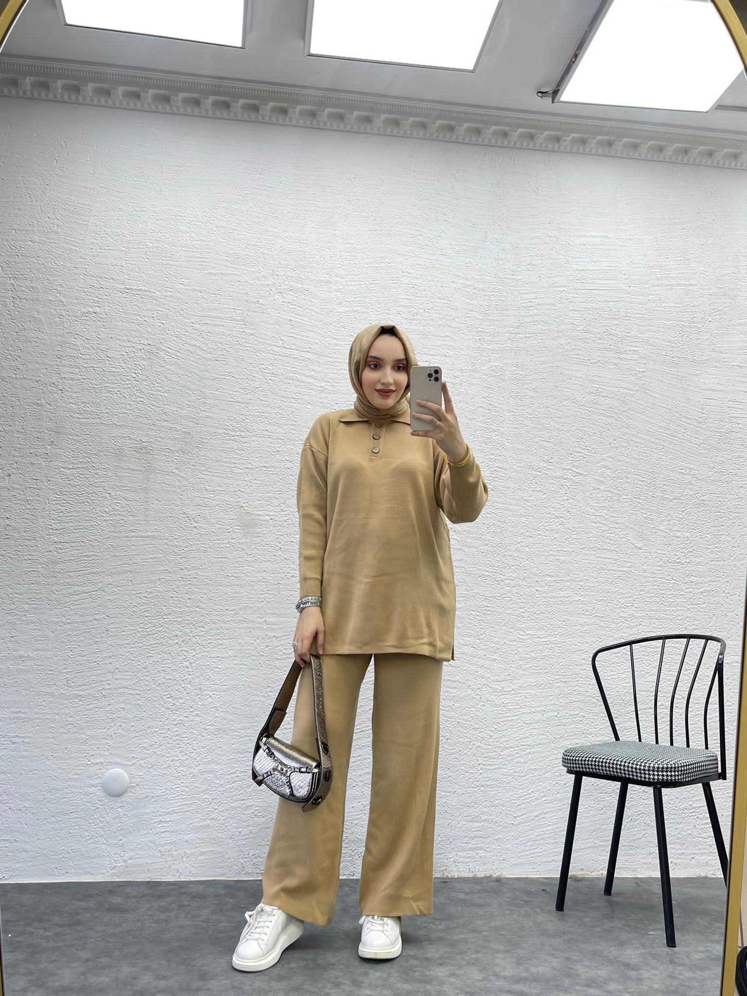MEYSADESIGN TESETTÜR TRİKO Polo Yaka Ahşap Düğmeli Triko Takım Sütlü Kahve